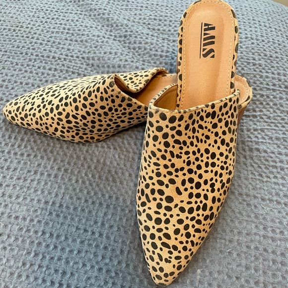 Animal print mules. Size 10 - Picture 1 of 4